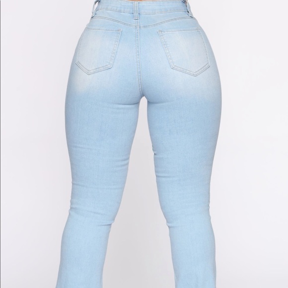 Light blue wash boot cut jeans! True to color - Picture 3 of 5